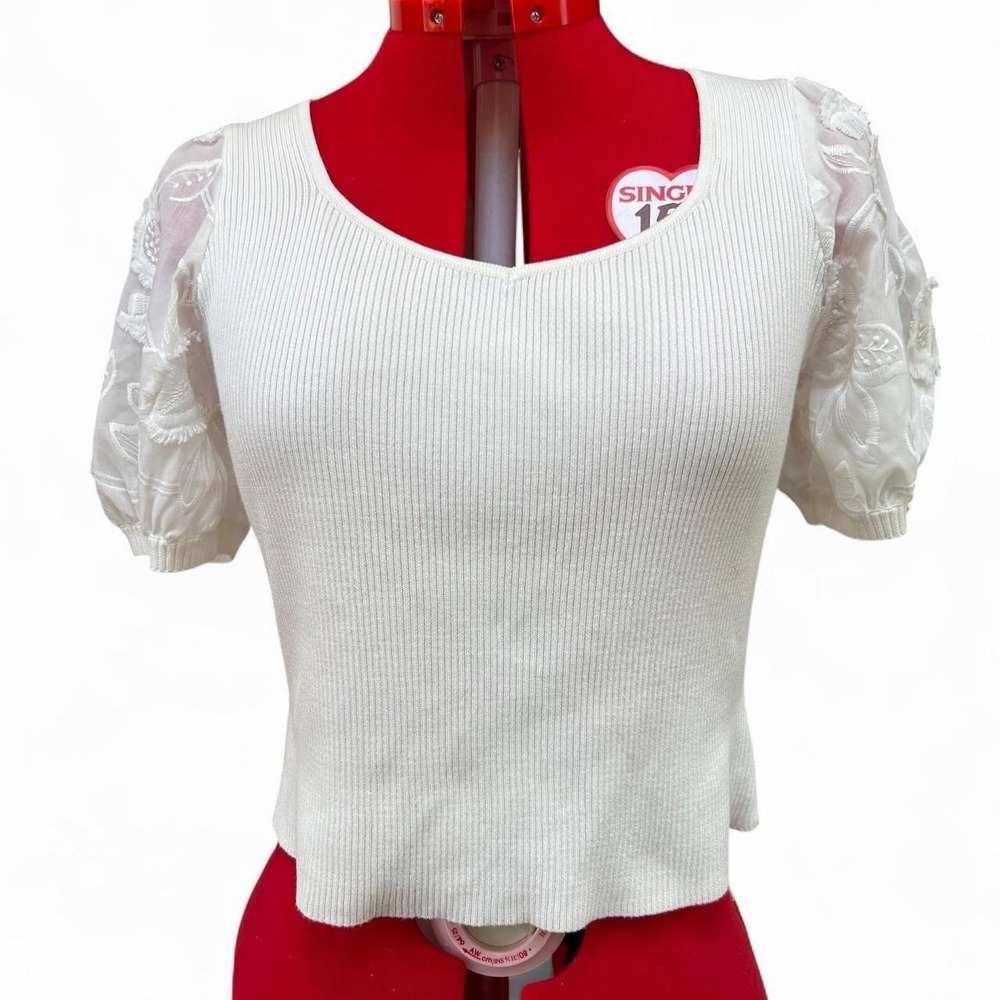 A. Byer White Knit Top Puffy Embroidered Sleeves XL Cottagecore Boho Stretchy